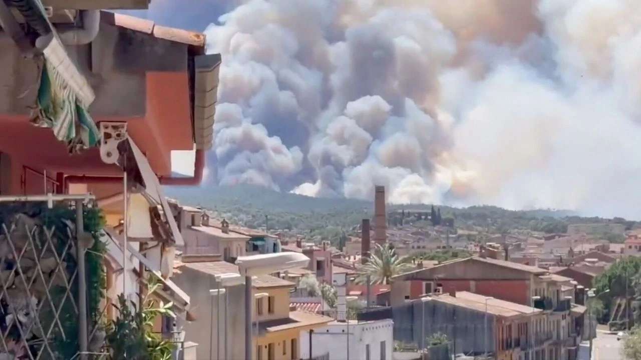 İspanya’da orman yangını alarmı: 50 bin kişi tahliye oldu