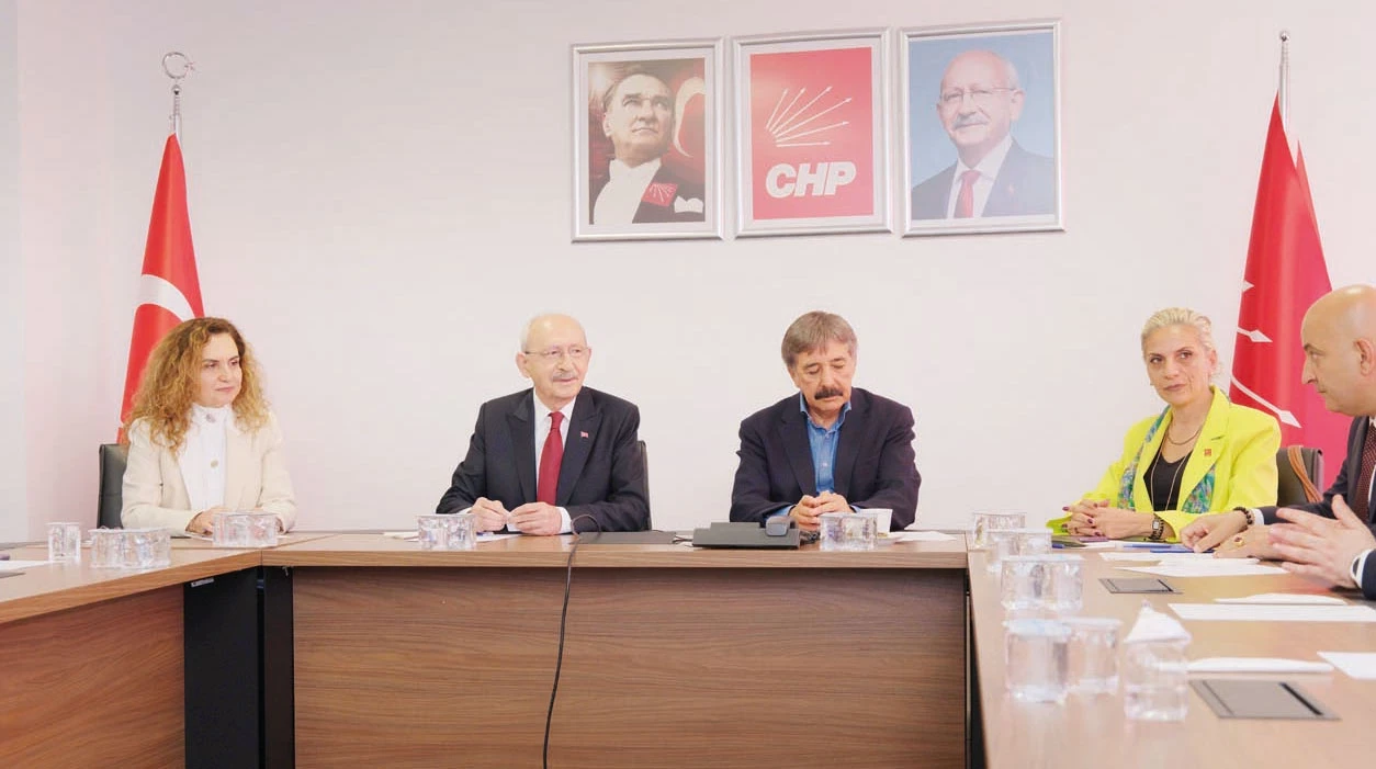CHP’de YDK toplandı: İhraçlara af geliyor