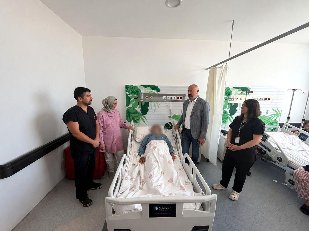 Niğde'de hastanın vücudundaki 7 kiloluk dev tümör başarıyla alındı