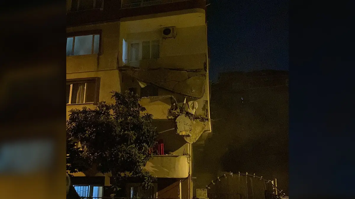 Küçükçekmece'de çökme paniği! 5 katlı apartman boşaltıldı