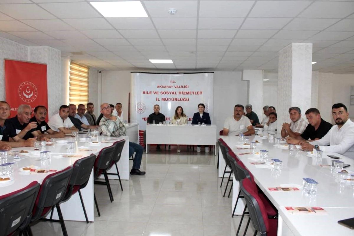 Muhtarlarla sosyal hizmet iş birliği masaya yatırıldı