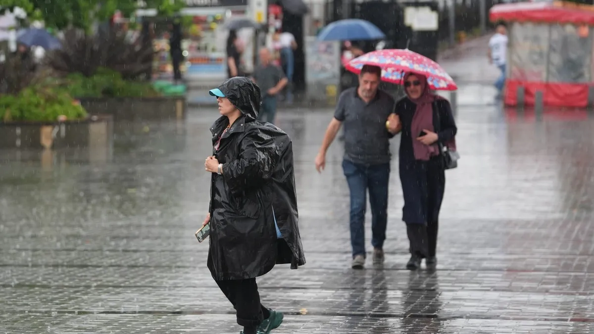 Meteoroloji'den sağanak alarmı: Aniden bastıracak! Metrekareye 20 kilogram yağış