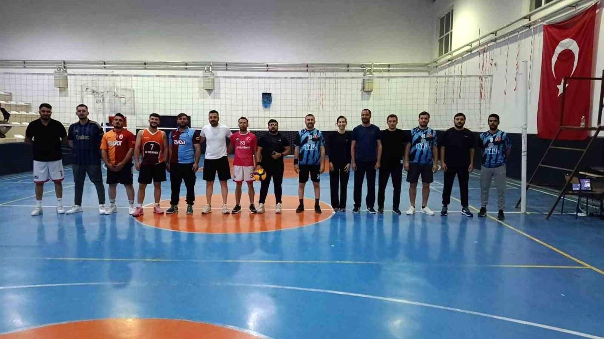 Hocalar'da voleybol turnuvası final heyecanı