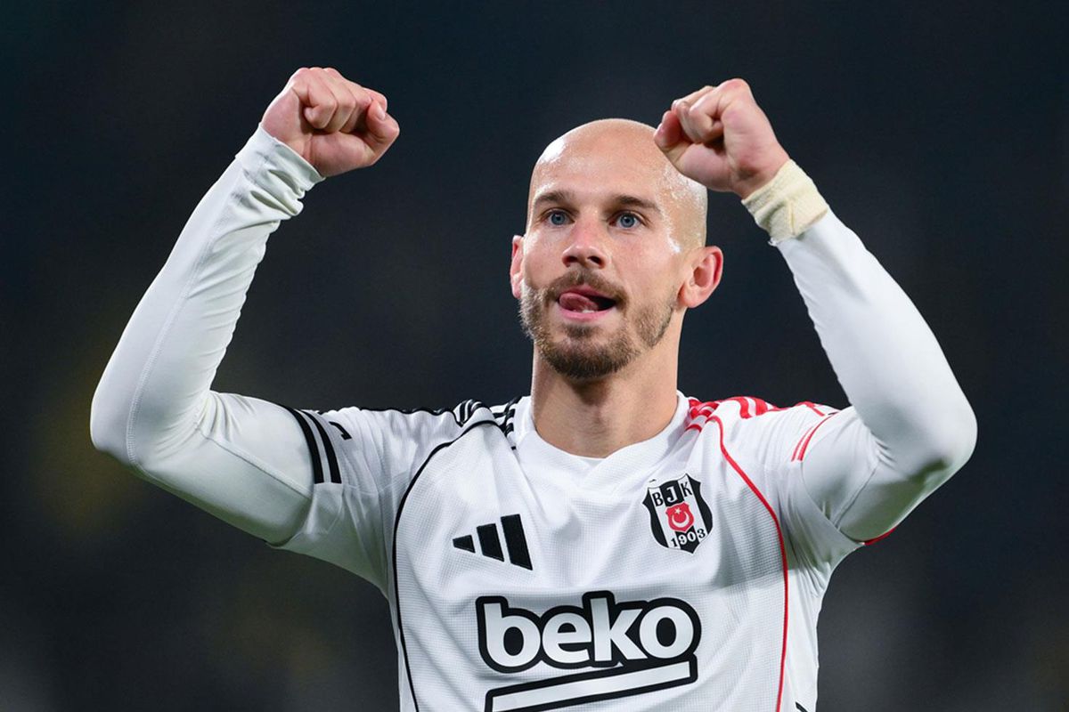Vaclav Cerny'e ezeli rakipten kanca