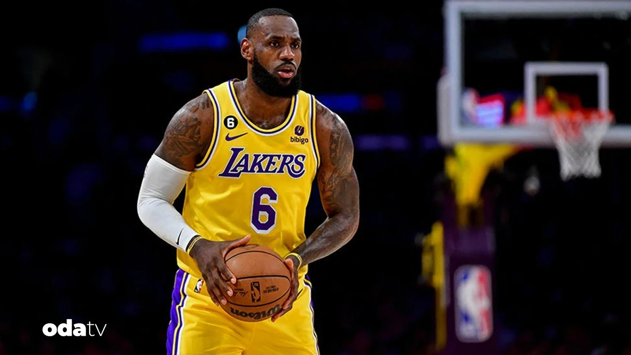 LeBron, Adem Bona'nın takım arkadaşı oldu
