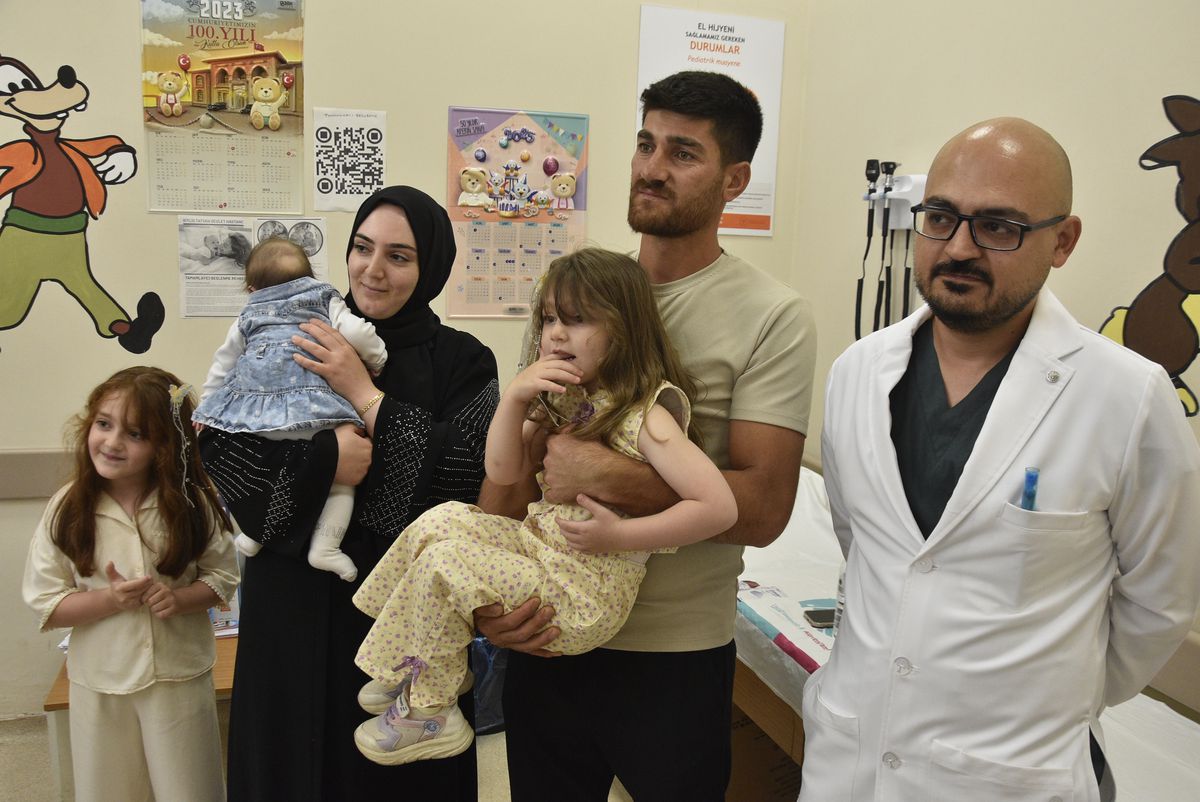 Tatvan'da 3 yaşındaki çocuğun yuttuğu saat pili operasyonla çıkarıldı
