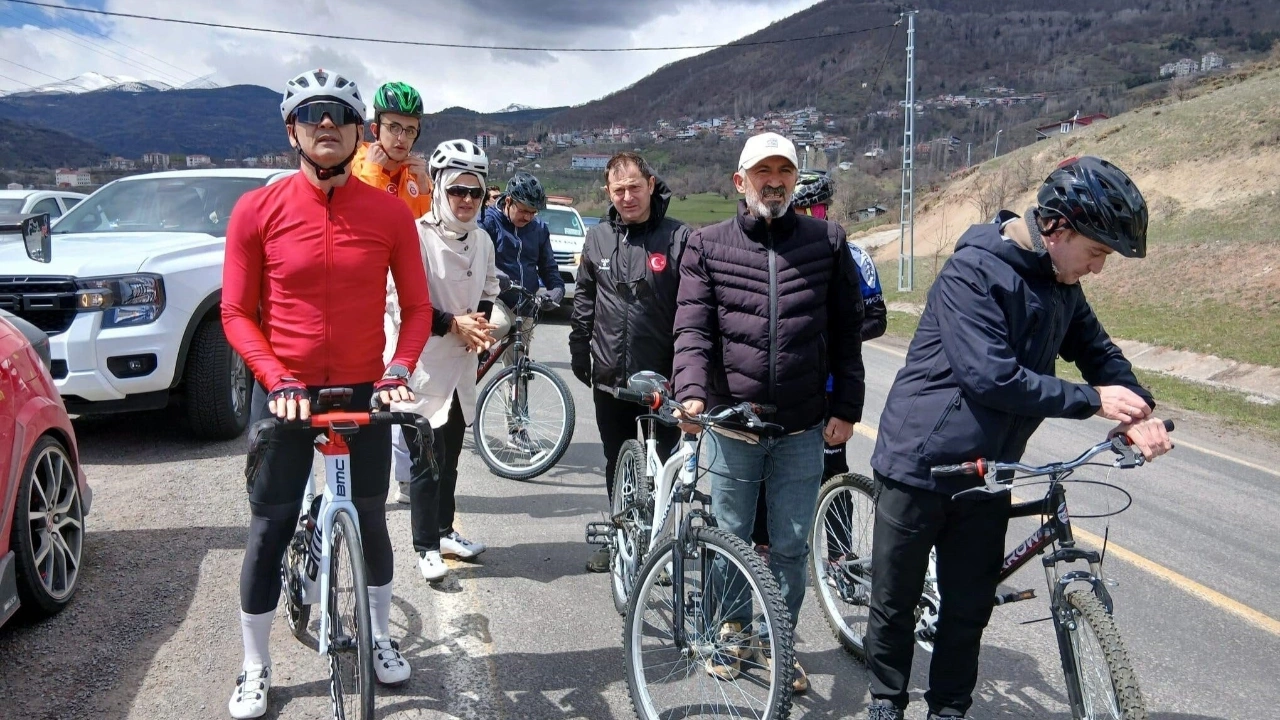 'Tayt krizi' sınırları aştı! Ardahan Valisi'nin görevden alınması dünya basınında