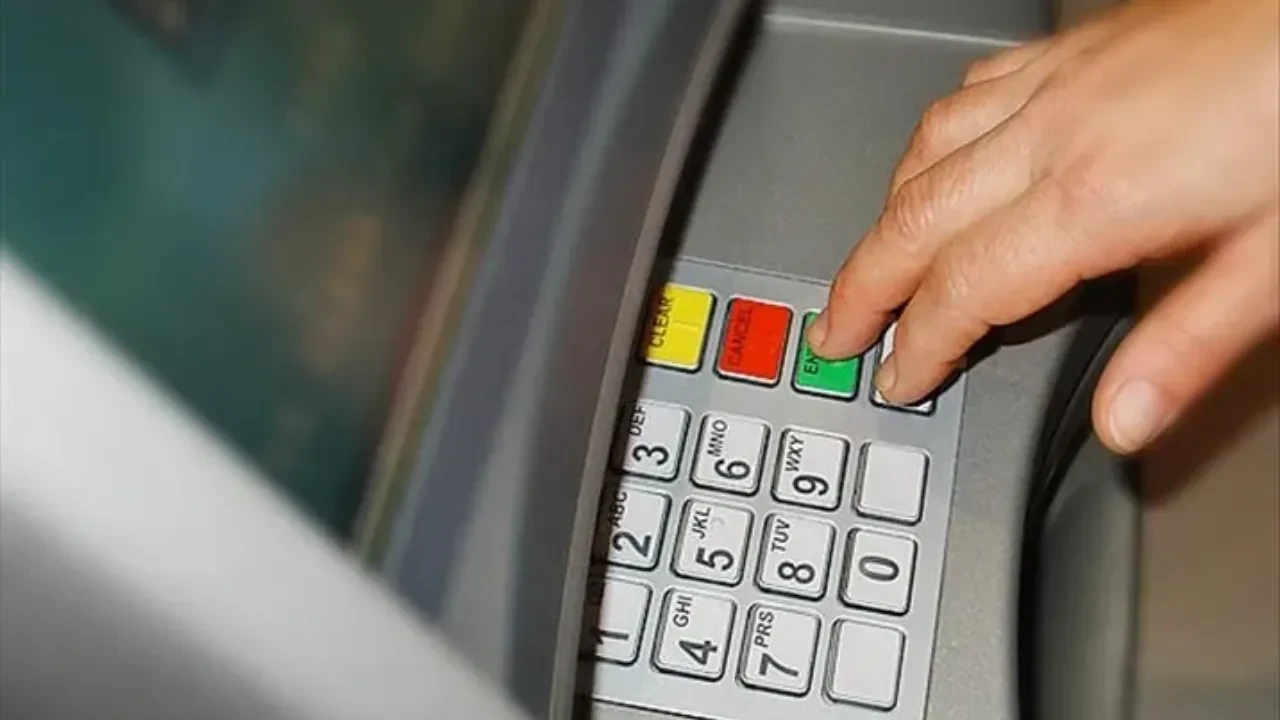 Bugün (15 Temmuz) bankalar açık mı, kapalı mı? 15 Temmuz Çarşamba kamu bankaları ve özel bankalar çalışıyor mu?