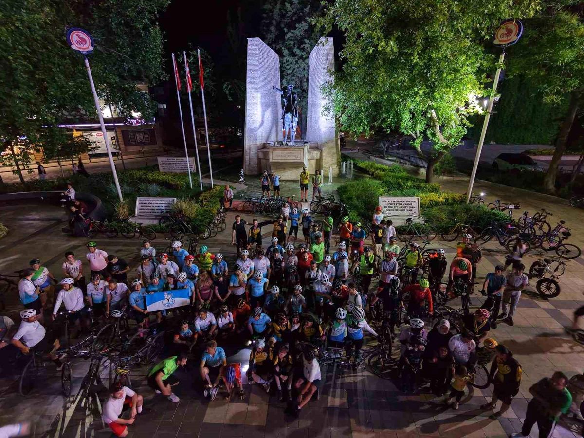 Denizli'de 400 bisikletli birlikte pedal çevirdi