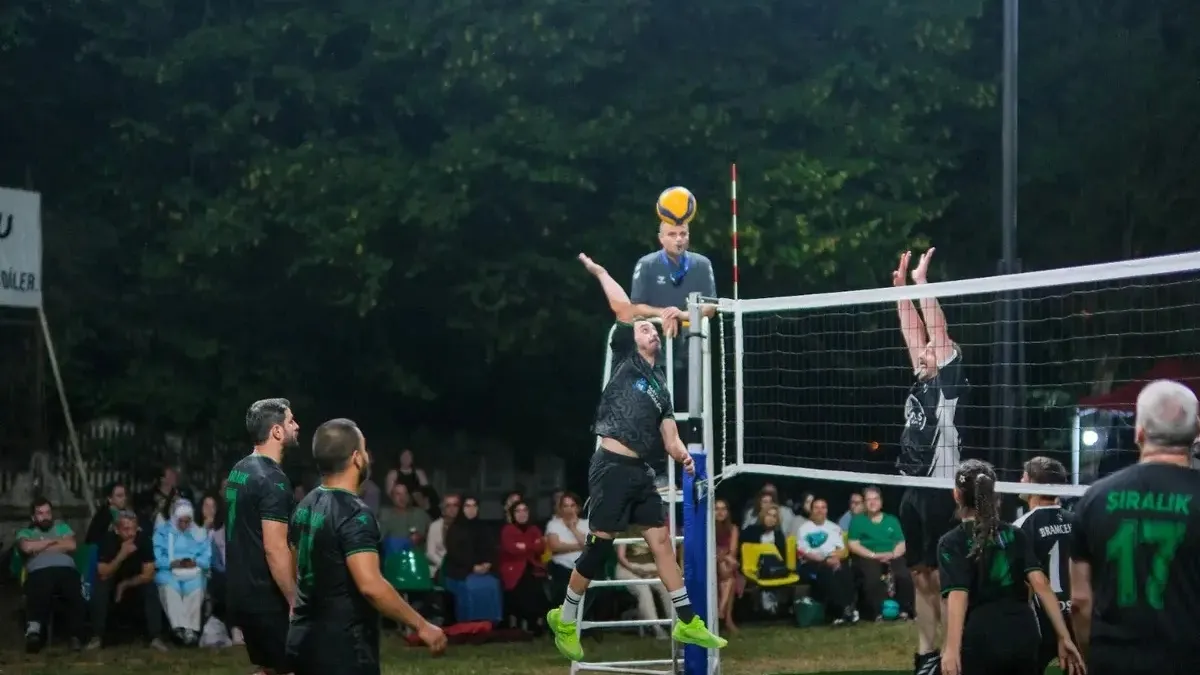 Düzce'de çeyrek asırlık gelenek! Köyleri bir araya getiren voleybol heyecanı