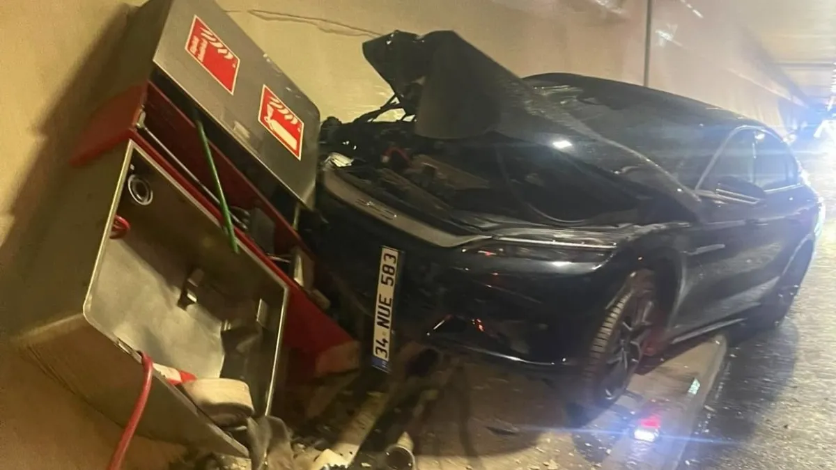 Avrasya Tüneli kaza sonrası trafiğe kapatıldı! İstanbul Valiliği'nden açıklama