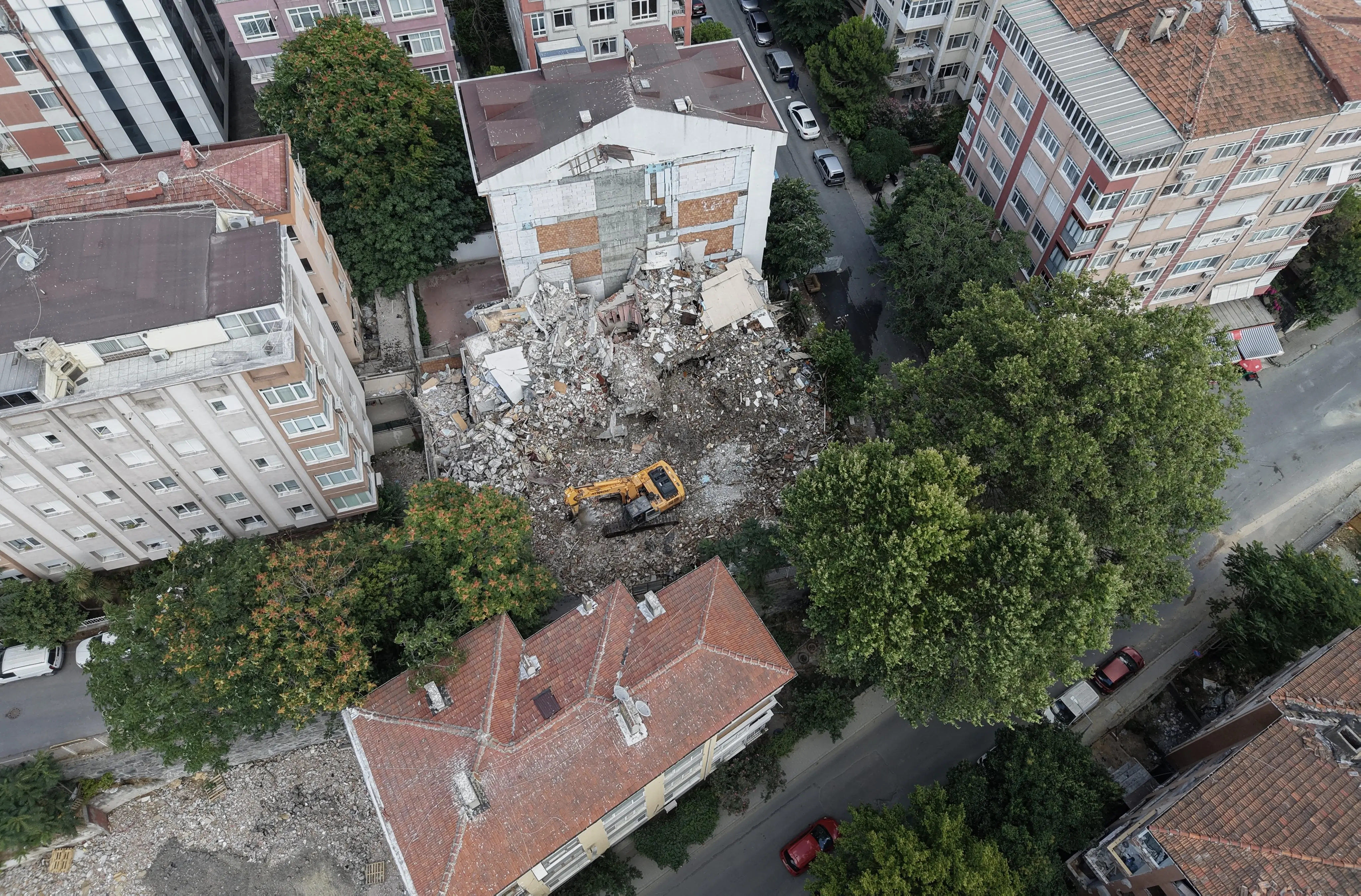 'Yarısı Bizden' rekoru! Tek sokakta 13 bina dönüşüme girdi