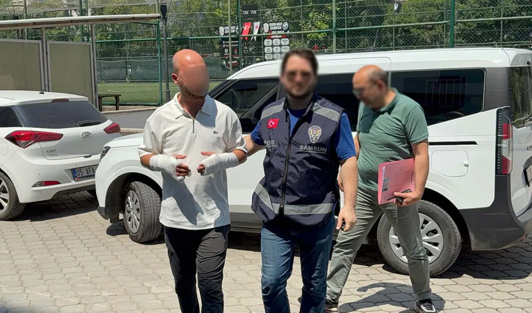 Güzellik merkezinde eski eşine saldırdı