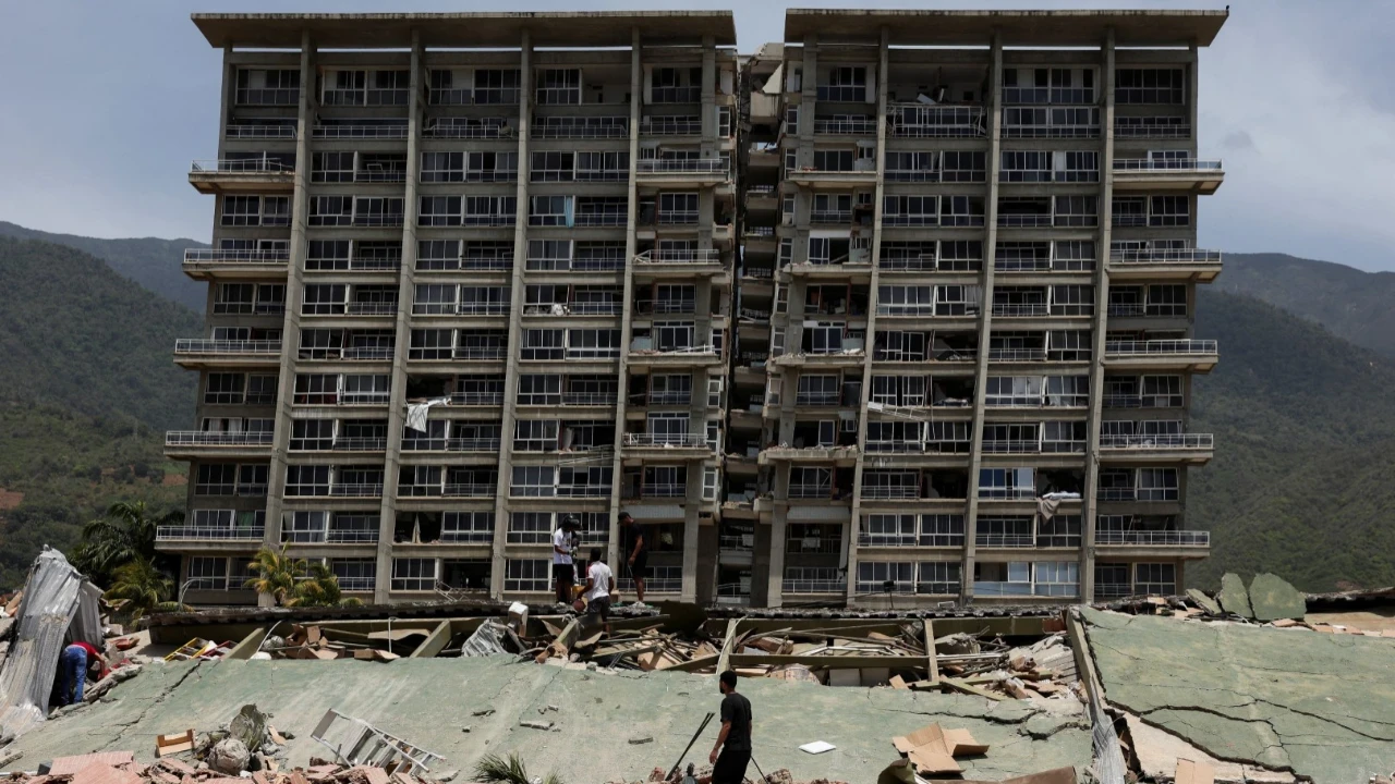 8 saat içinde 4 büyük deprem birbiriyle bağlantılı olabilir mi? Uzmanlar açıkladı