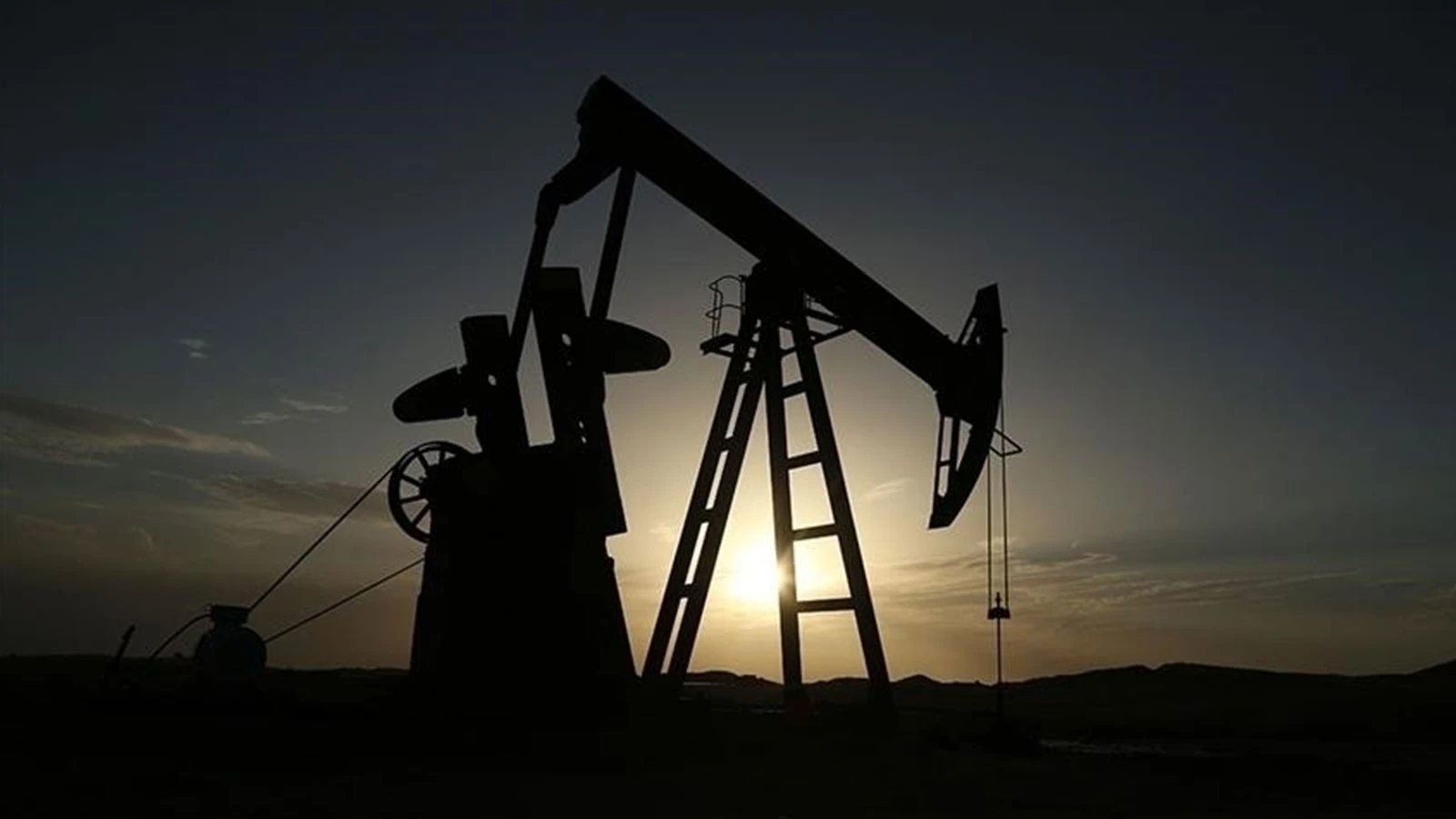 Petrol fiyatları savaş öncesi fiyatlara yaklaştı