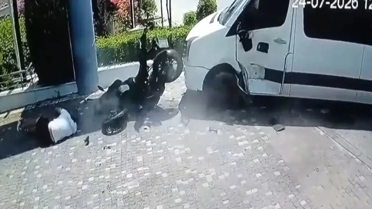 Manavgat’ta feci çarpışma: 2 motosiklet sürücüsü yaralandı