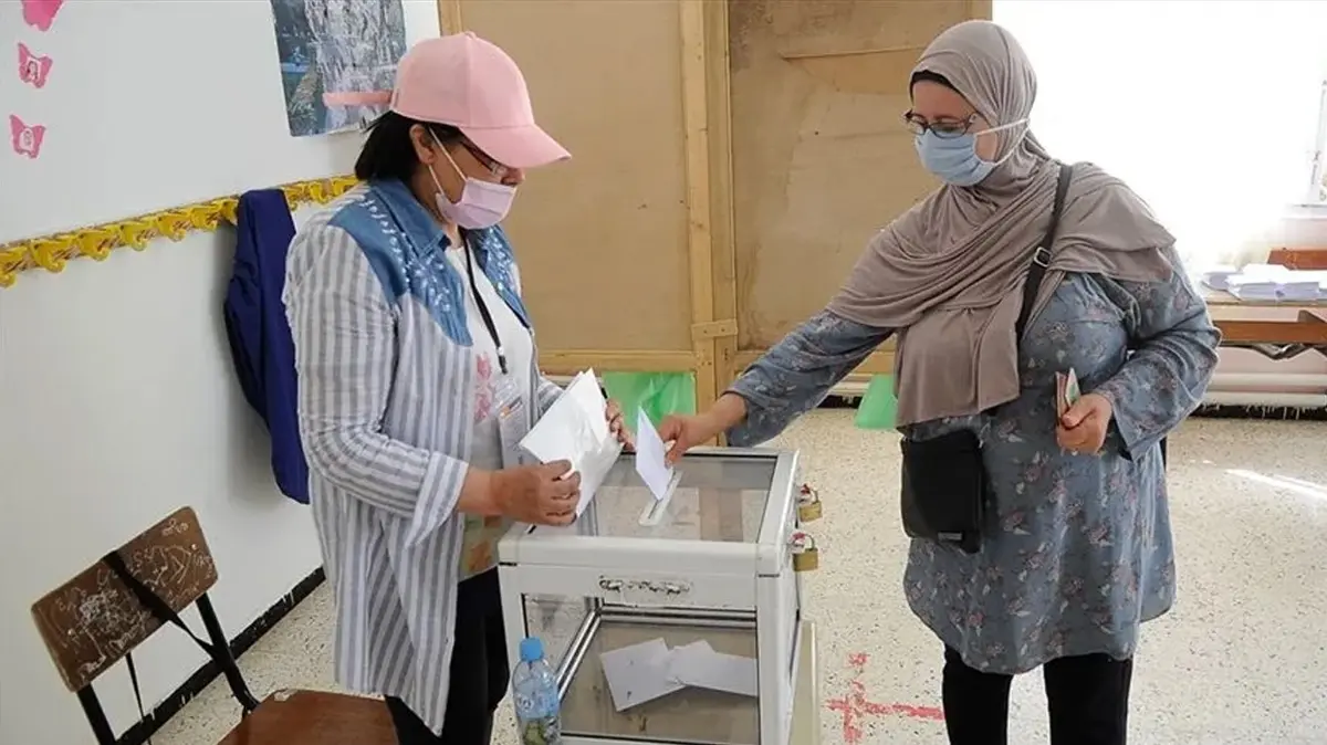 25 milyon Cezayirli sandık başına gitti