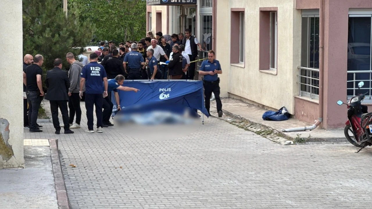 Korkunç ölüm! 20 yaşındaki genç 10’ncu kattan yere çakıldı