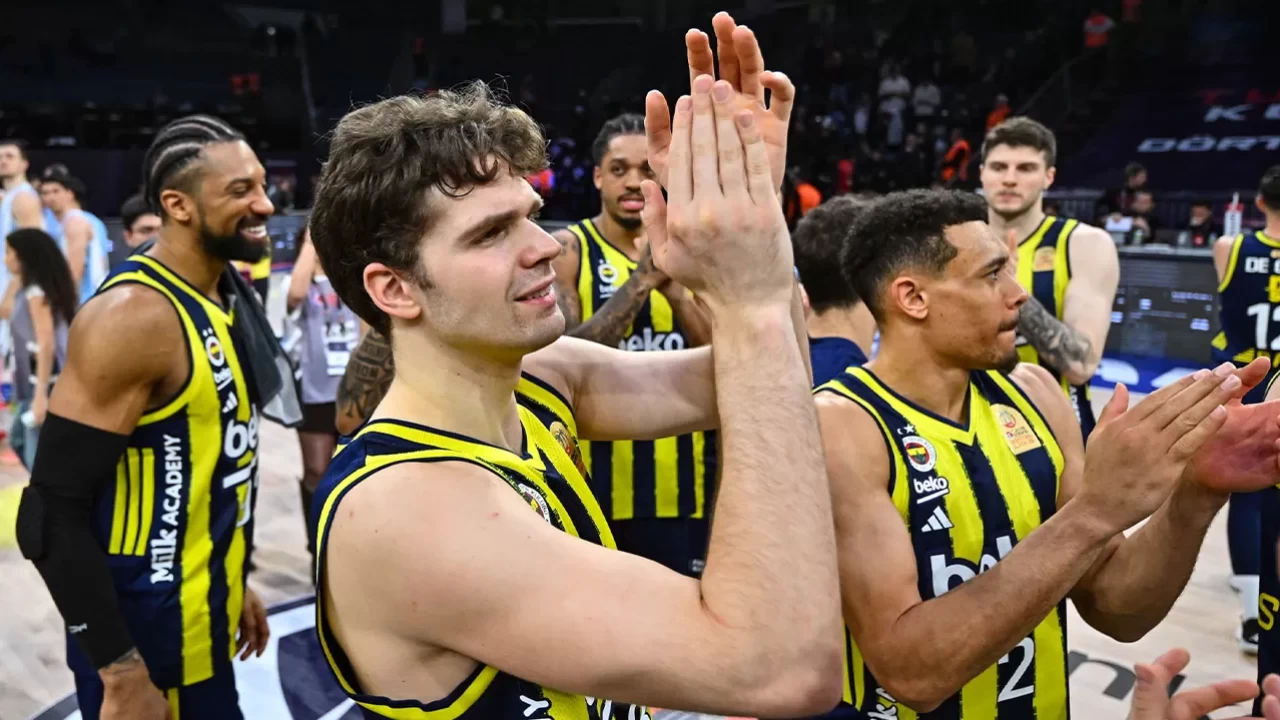 Fenerbahçe Basketbol Takımı tarih yazdı! 13. şampiyonluk, 3 kupa ve Jasikevicius rekoru