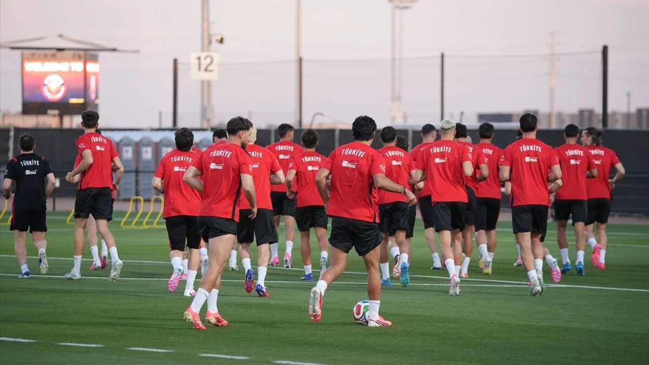 A Milli Takım kampında iki ayrılık birden! TFF kararı resmen açıkladı
