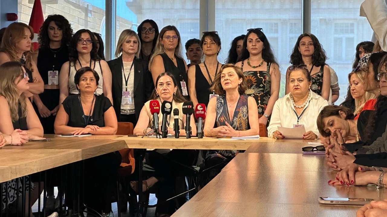 Baroların kadın hakları merkezlerinden 12'inci yargı paketi açıklaması