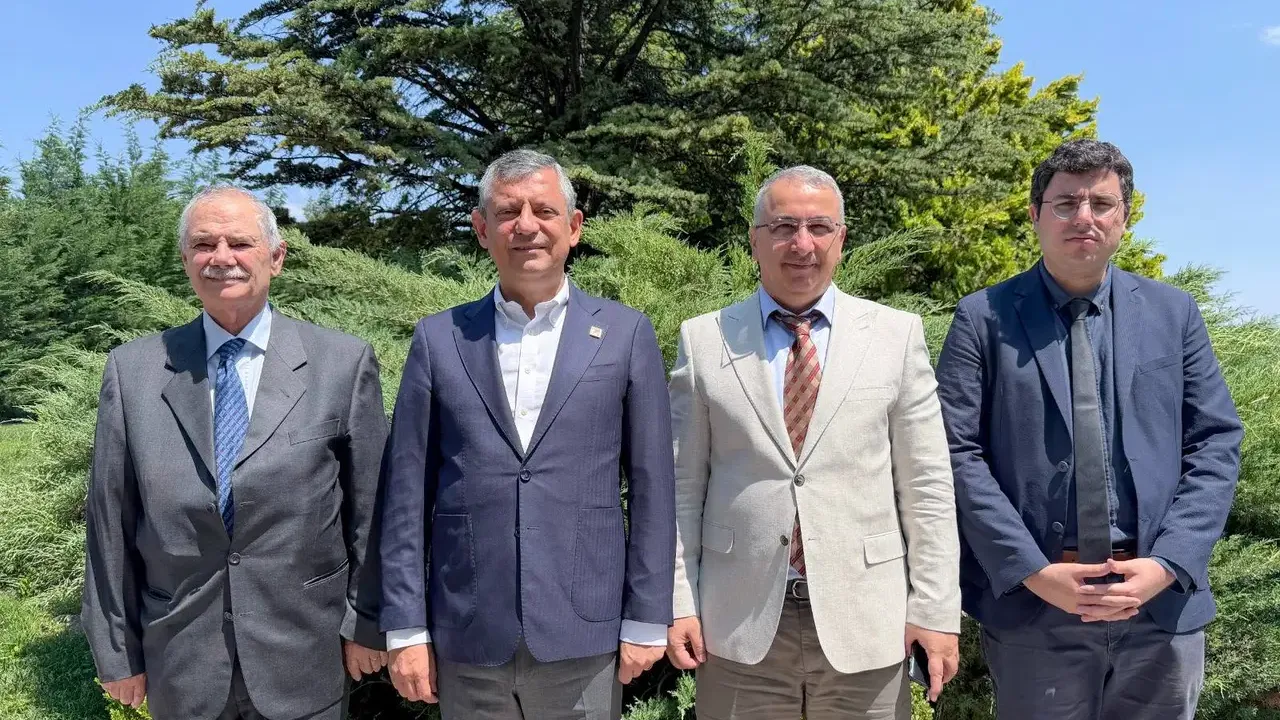 CHP'de 833 imzalı kongre hamlesi