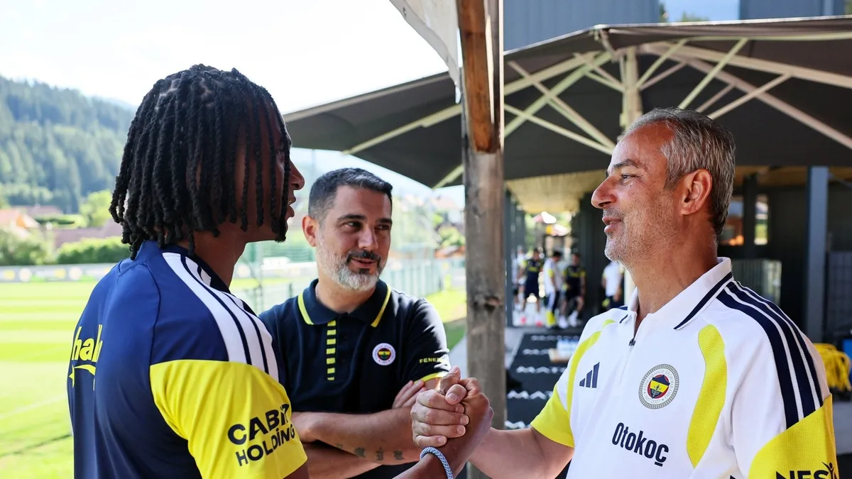 Nathan Ake, Fenerbahçe'de ilk çalışmasını yaptı