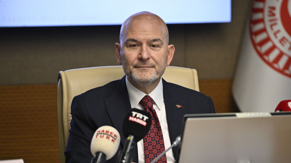 TBMM İçişleri Komisyonu Başkanı Süleyman Soylu, CHP Grup Başkanı Özgür Özel'e açtığı manevi tazminat davasını kazandı