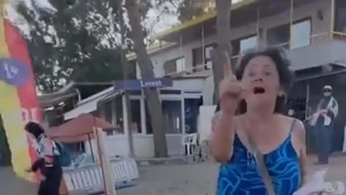 Başörtülü anne ve kızına saldırmıştı: O kadın tutuklandı!