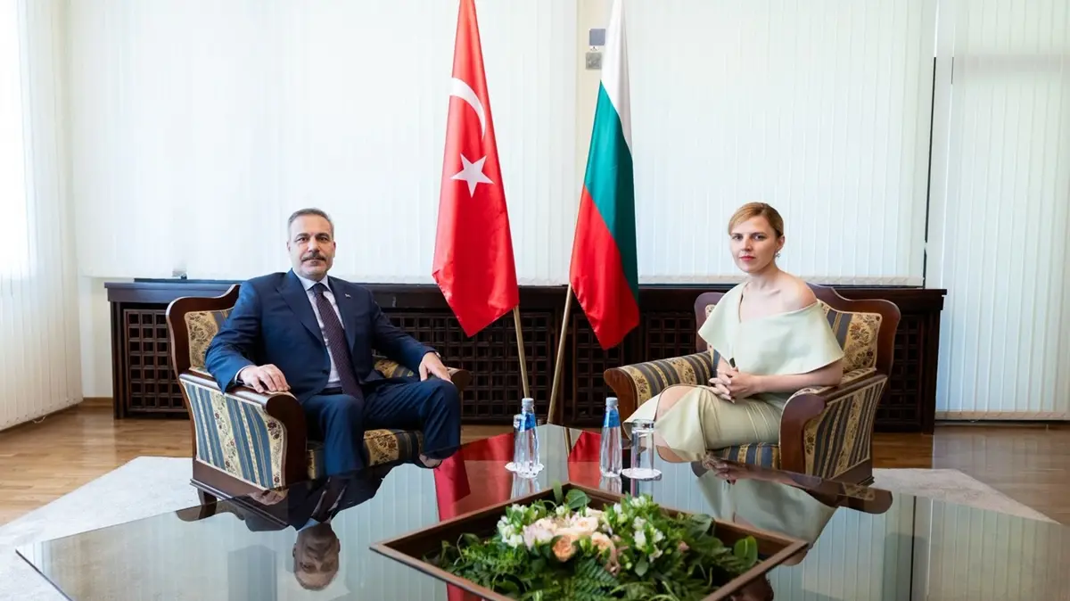 Bakan Fidan'dan Sofya çıkarması! Bulgar mevkidaşı Petrova-Chamova ile görüştü