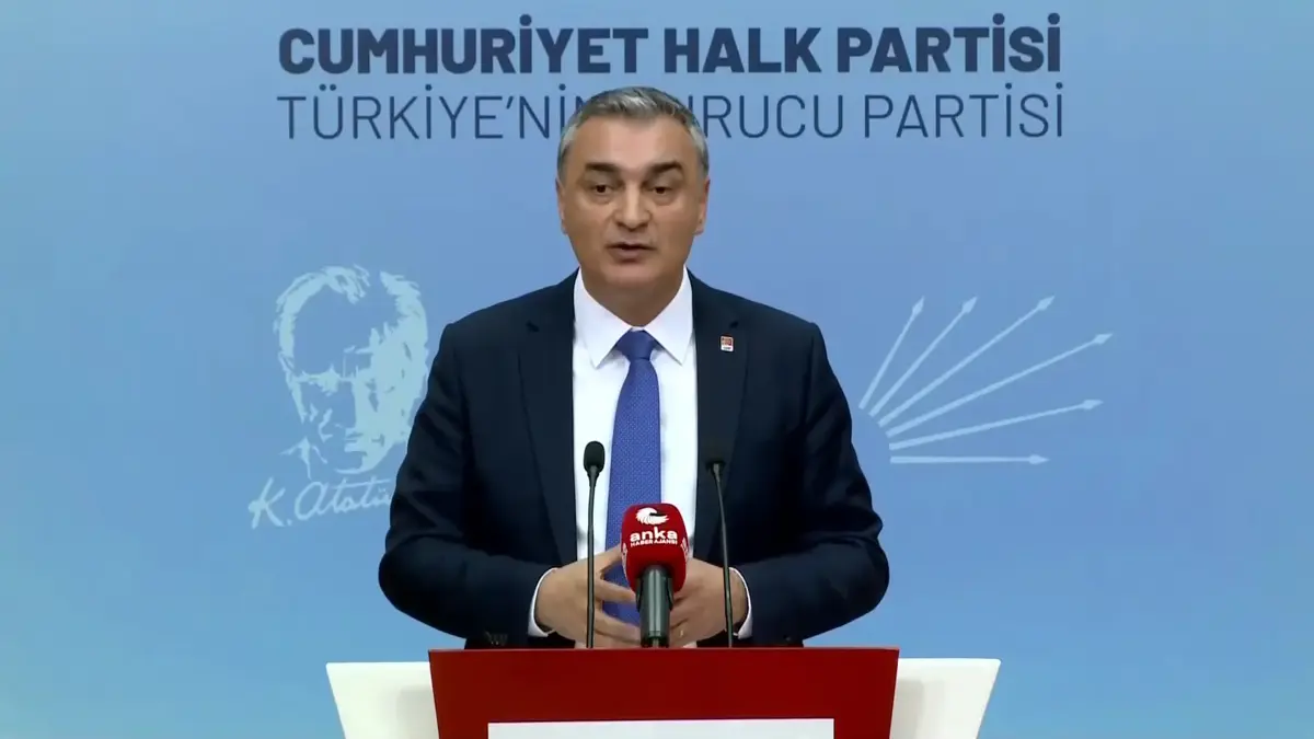 Müslim Sarı'dan Özgür Özel'e: "Bu yanlıştan dönün" çağrısı