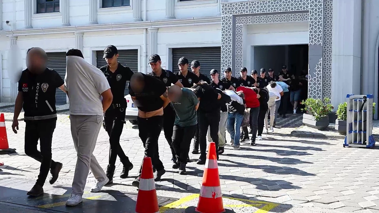 4 ilde fuhuş operasyonu: 14 tutuklama