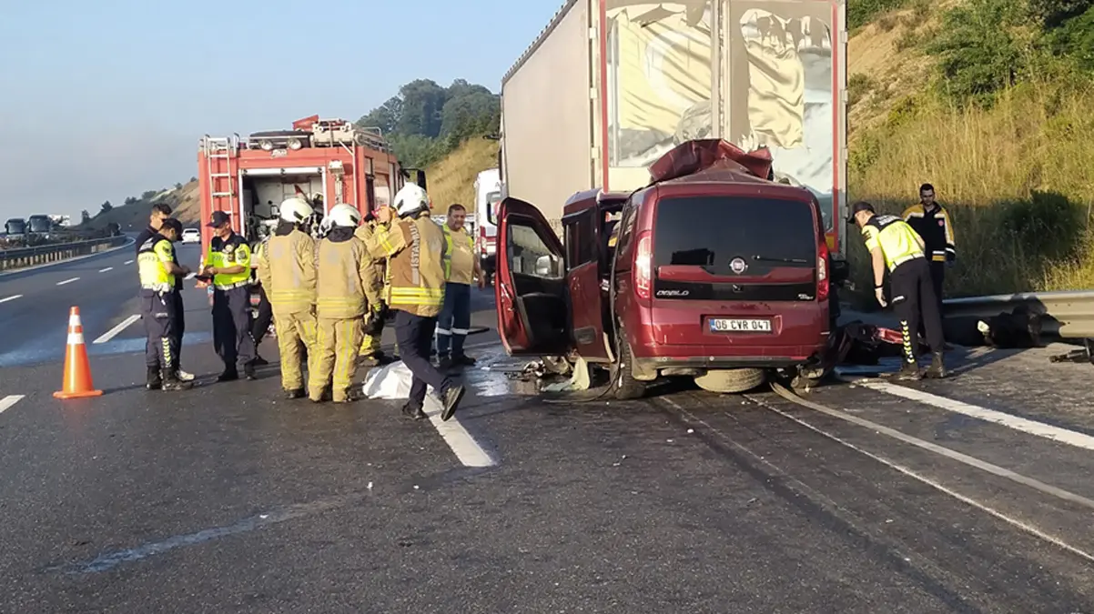 Kuzey Marmara Otoyolu'nda katliam gibi kaza: 3 kişi hayatını kaybetti
