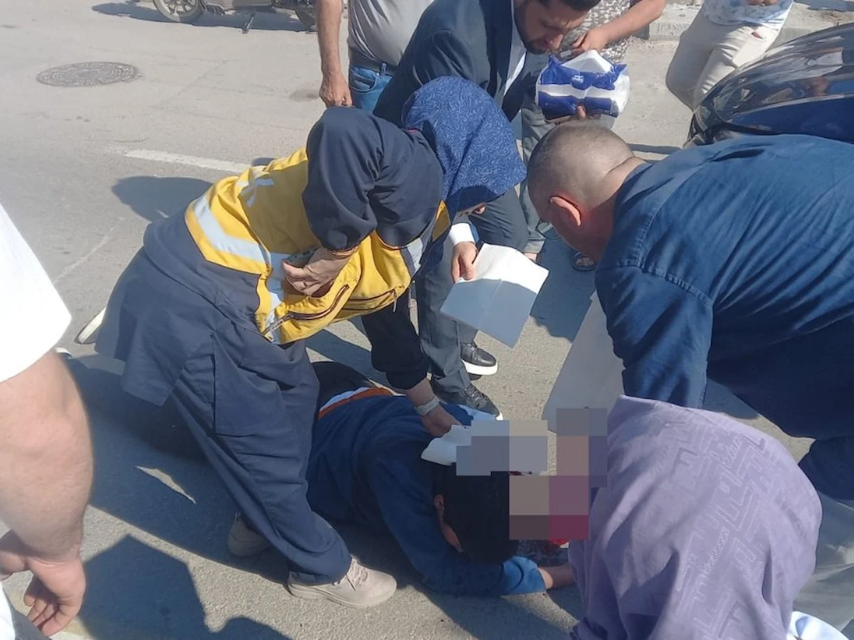 Aksaray'da yoldan geçen 112 çalışanı yaralıya müdahale etti