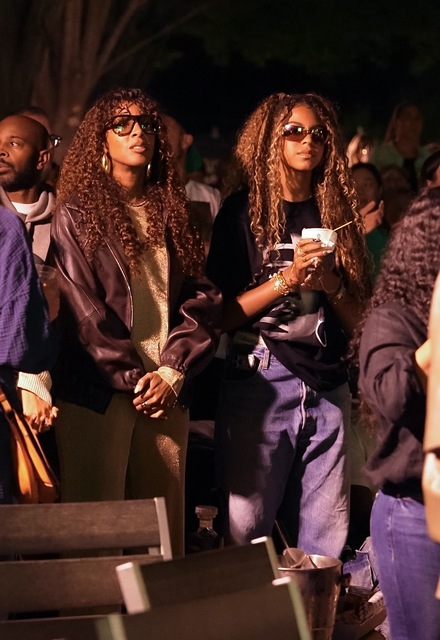 Blue Ivy annesi Beyonce'nin ikizi gibi oldu