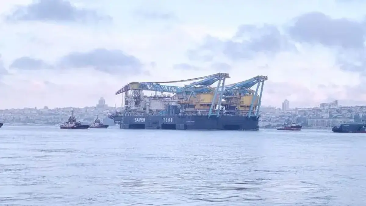 İstanbul Boğazı'nda 14 saatlik dev kapatma! Dünyanın 3. büyüğü Saipem 7000 geçiyor
