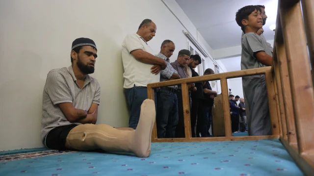 Elektrik akımında uzuvlarını kaybetti: Hayata ve ibadete tutunarak yeniden umutlandı