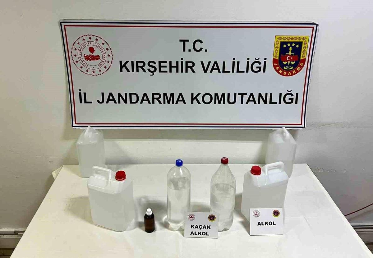 Kırşehir'de kaçak alkol üretimine jandarma operasyonu: 22 litre kaçak ürün ele geçirildi