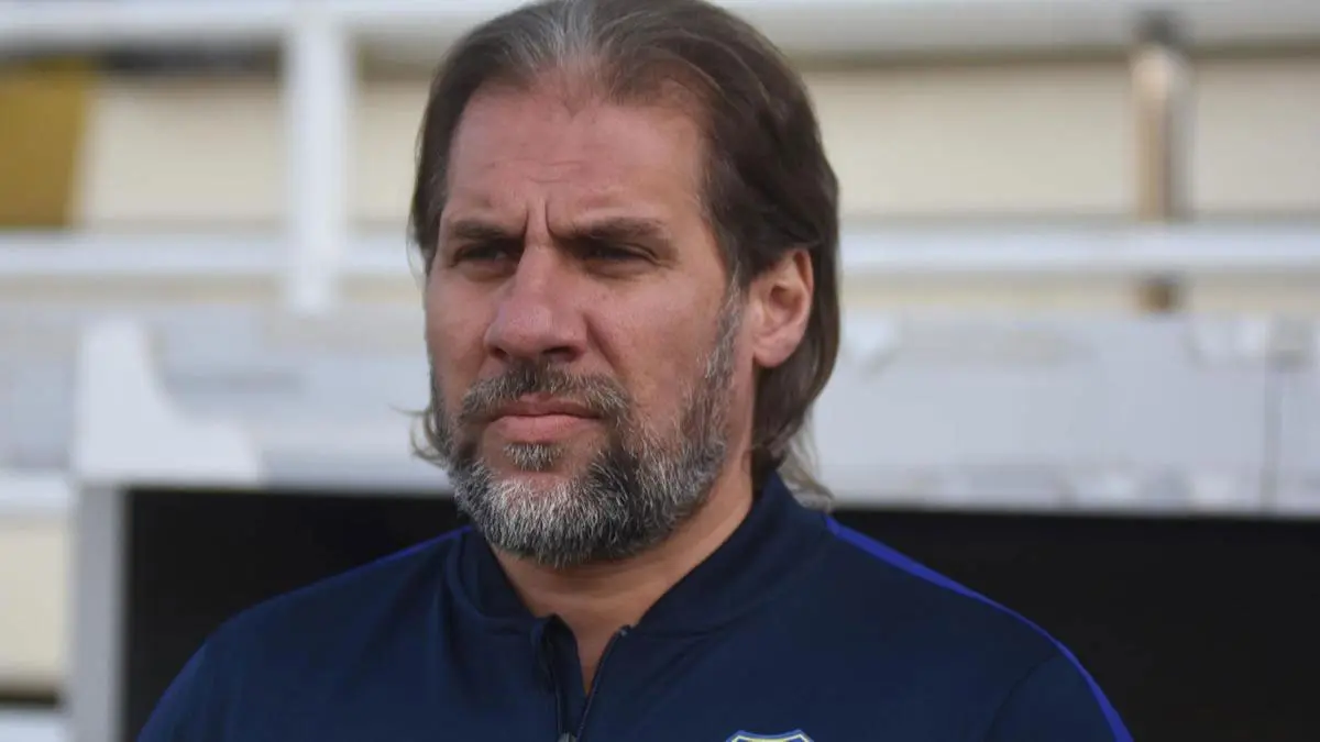 Menemen FK, Tolga Doğantez ile görüşme halinde