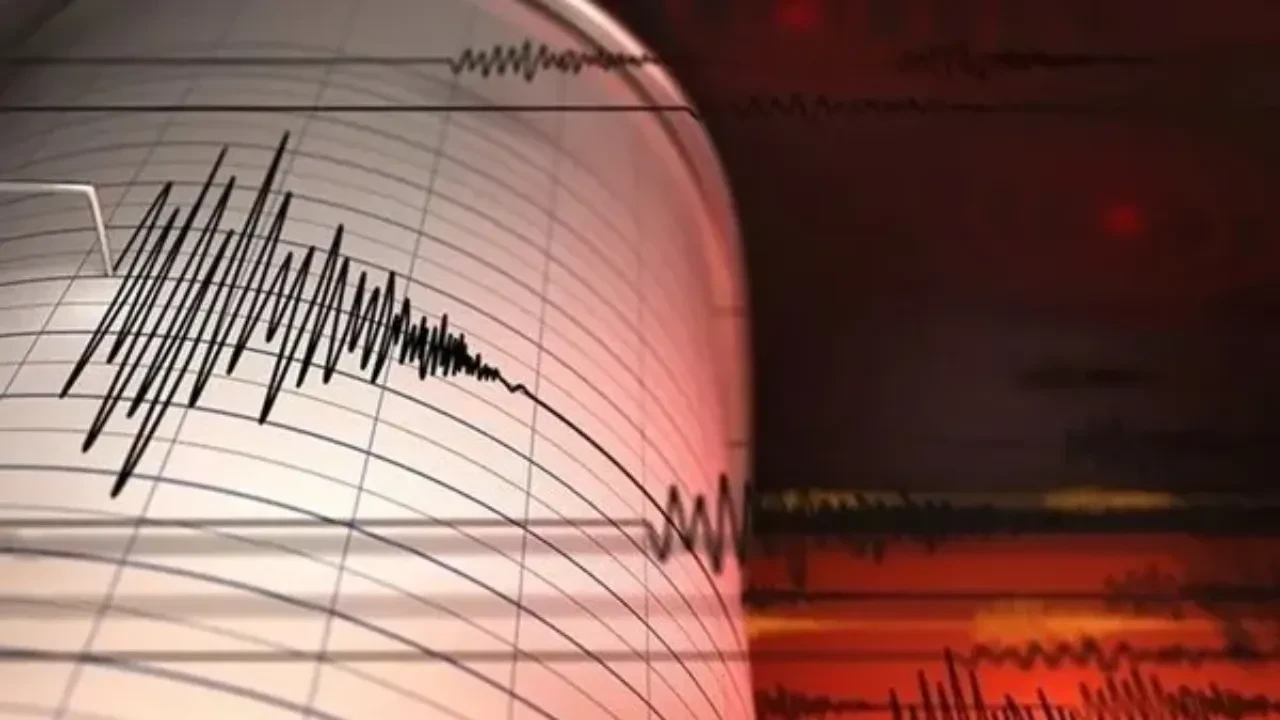 Endonezya'da 6,7 büyüklüğünde deprem!