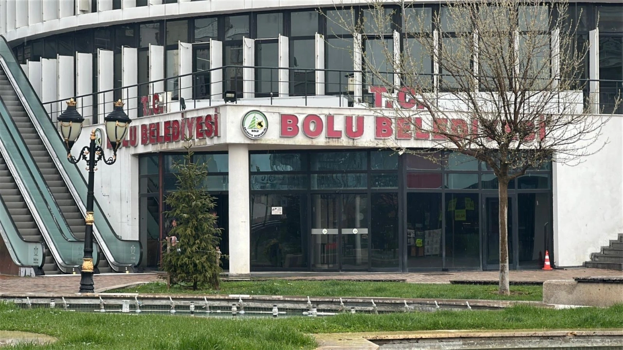 Son dakika | Bolu Belediyesi'ne bir operasyon daha! Özel kalem müdürü de gözaltında