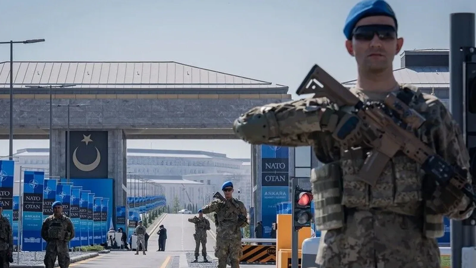 ABD Büyükelçiliği'nden vatandaşlarına "NATO" uyarısı: Çalışma saatleri revize edildi hepsini büyük yaz