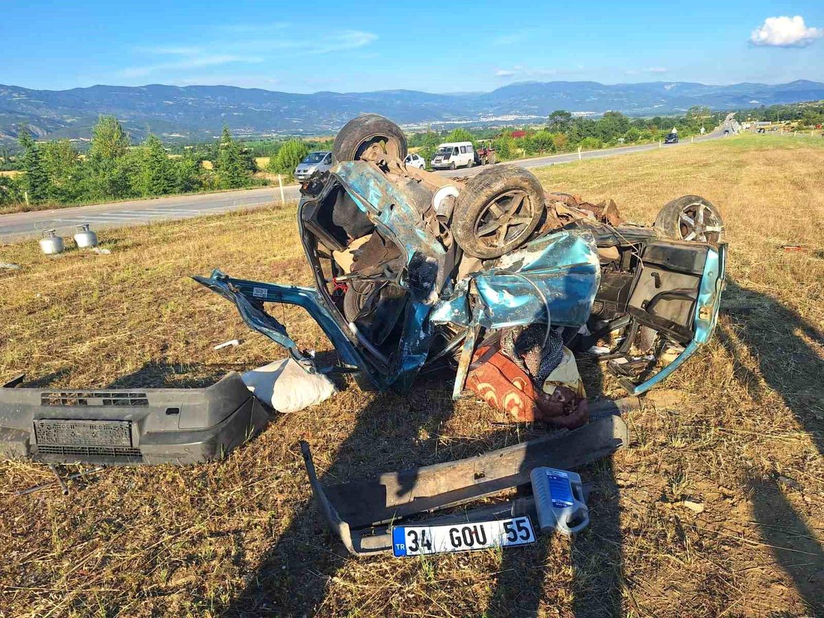 Tokat'ta iki otomobil çarpıştı: 4 yaralı