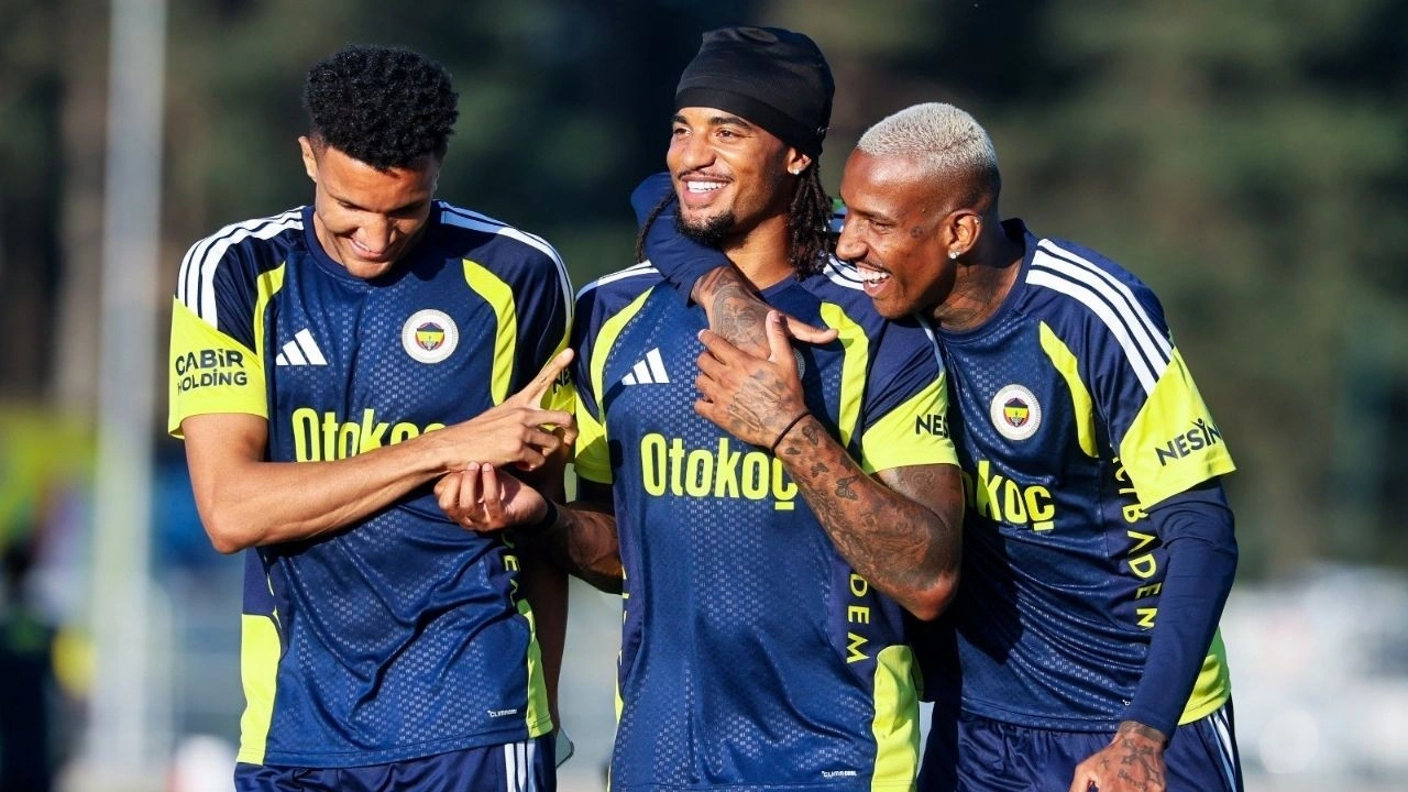 Fenerbahçe kötü haberi gece yarısı aldı: Apar topar hastaneye götürdüler