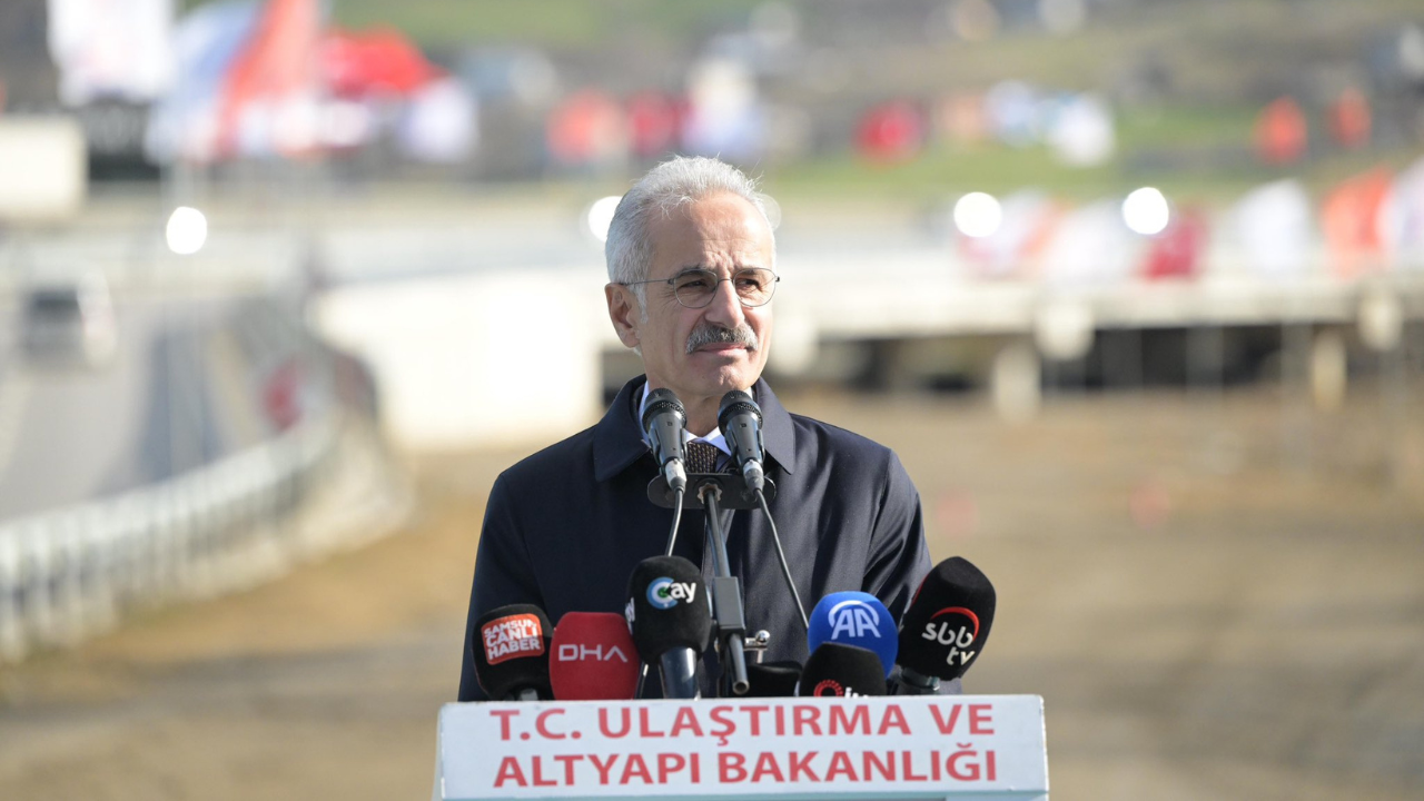 Bakan Uraloğlu duyurdu: AYB'den İstanbul Kuzey Demiryolu projesine finansman adımı