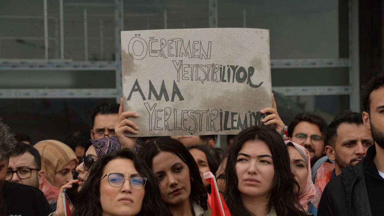 Öğretmenler sömürüye karşı Bakanlık önünde bir araya gelecek