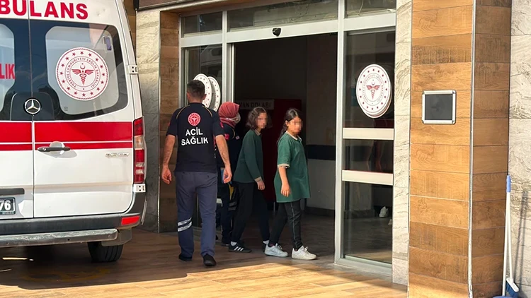 Trabzon’da yürekleri ağza getiren olay! 12 öğrenci zehirlenme şüphesiyle hastaneye kaldırıldı