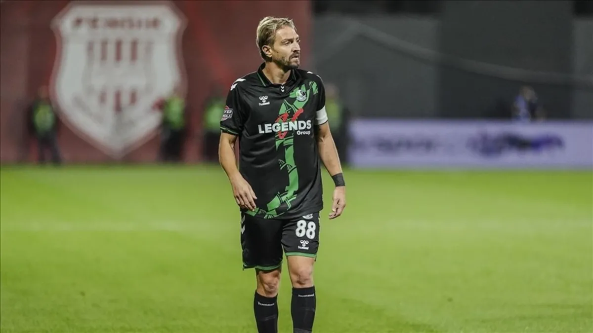 Eski milli futbolcu Caner Erkin kariyerini noktaladı