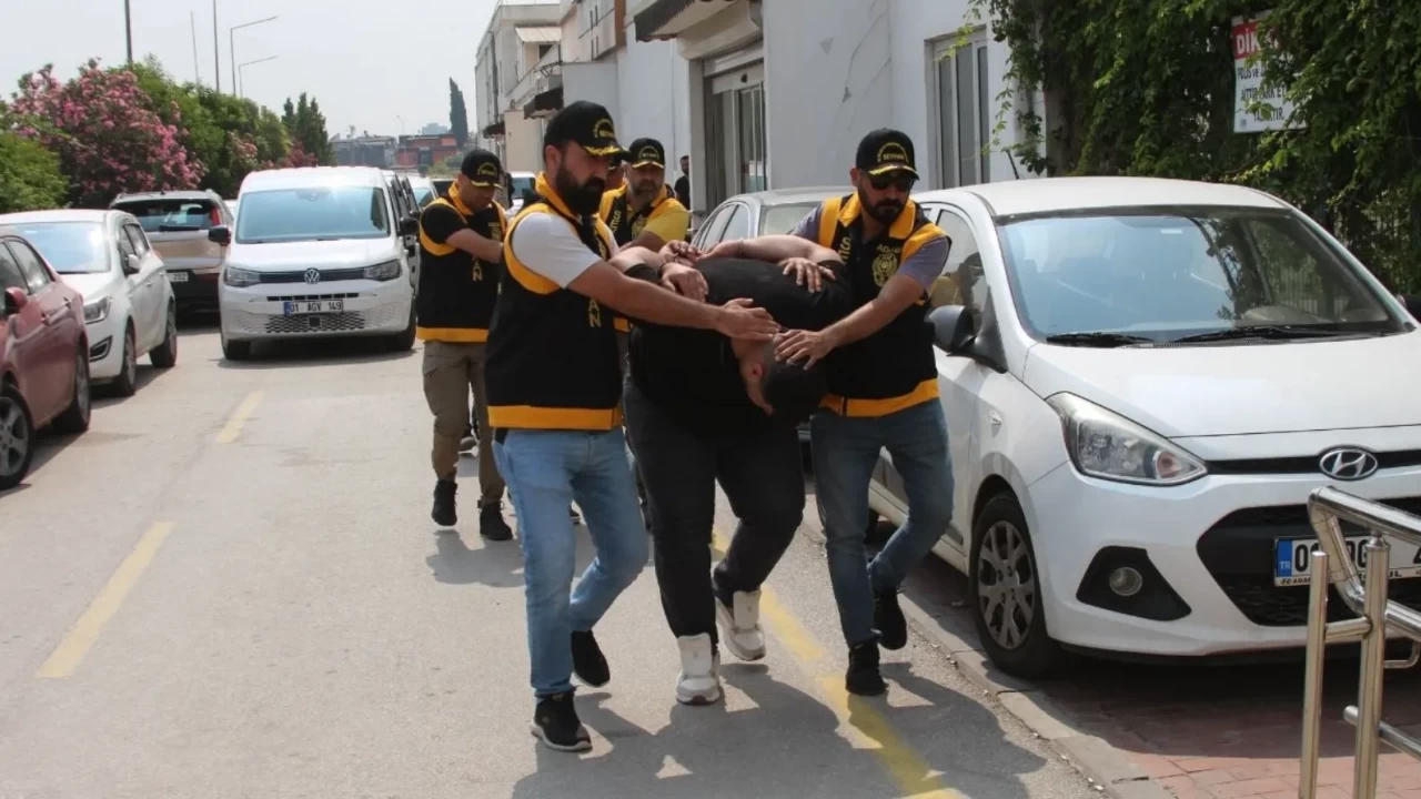 Adana'da kayınbiraderler ile enişte arasında sokak ortasında kavga: 3 tutuklama