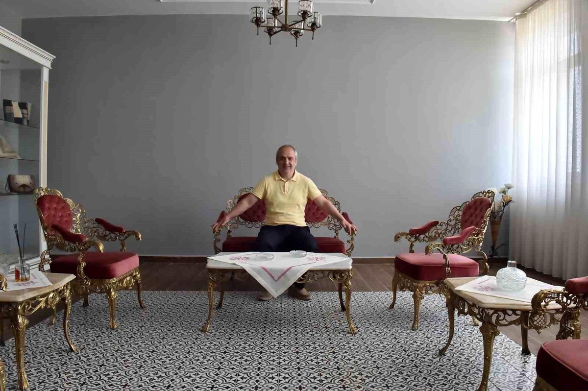 Zeki Müren'e komşu hatıra: Erzurum Olgunlaşma Enstitüdeki tarihî takım
